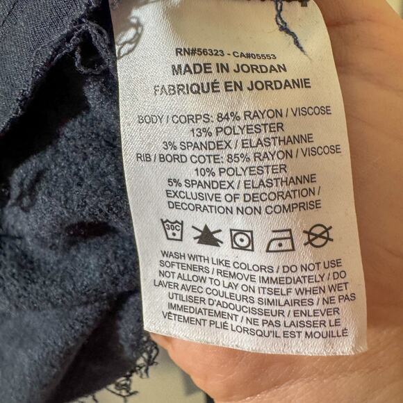 Nike Dri-FIT Cropped Hoodie Raw Hem Button Ribbed Sleeves Women's Small Black - Picture 7 of 7